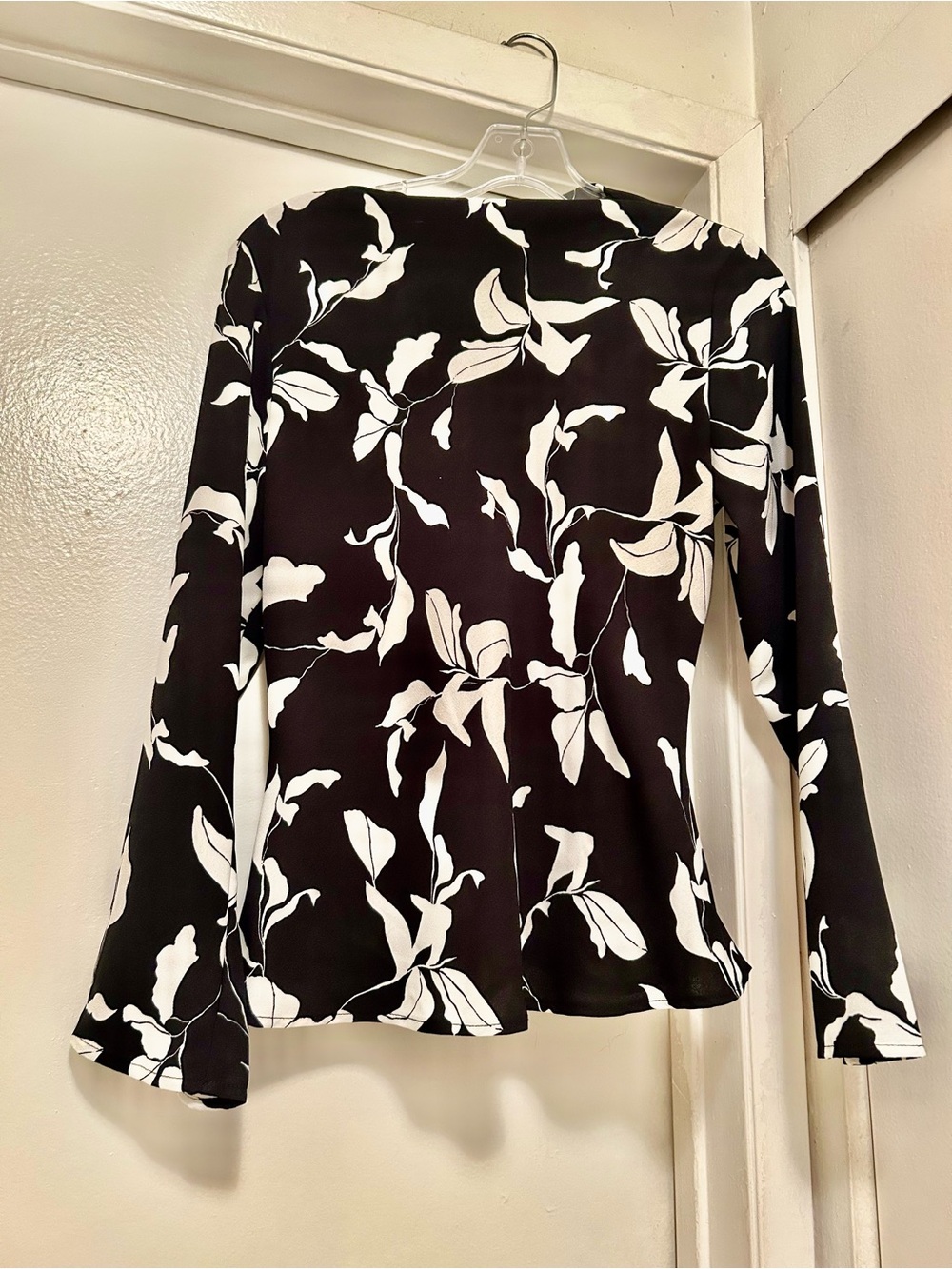 Nordstrom Black and White Floral Long-Sleeve Top